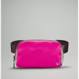 💗 Lululemon 💗 NEW Everywhere Belt Bag Pow Pink / Lunar Rock / Chrome